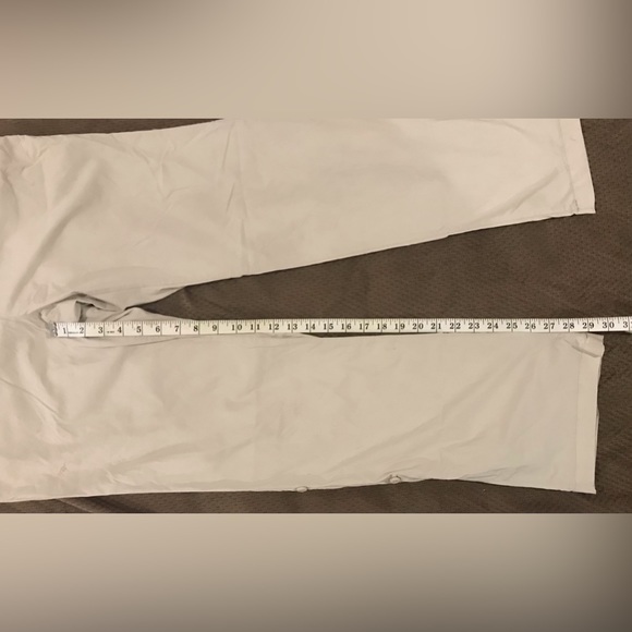 Eddie Bauer Women’s Cream Khaki Outdoor Capri-able Adventure Pants - 10 - Picture 5 of 13